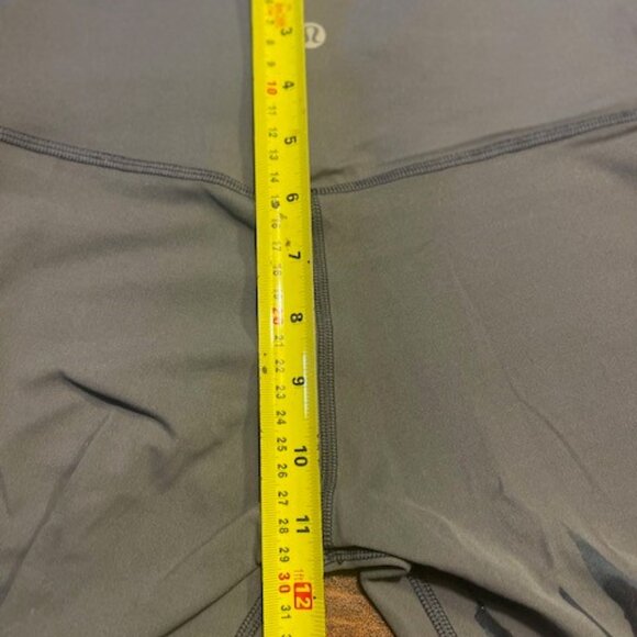 Lululemon Leggings Size 6 - Picture 3 of 5